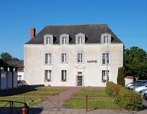 Couvreur Montbert